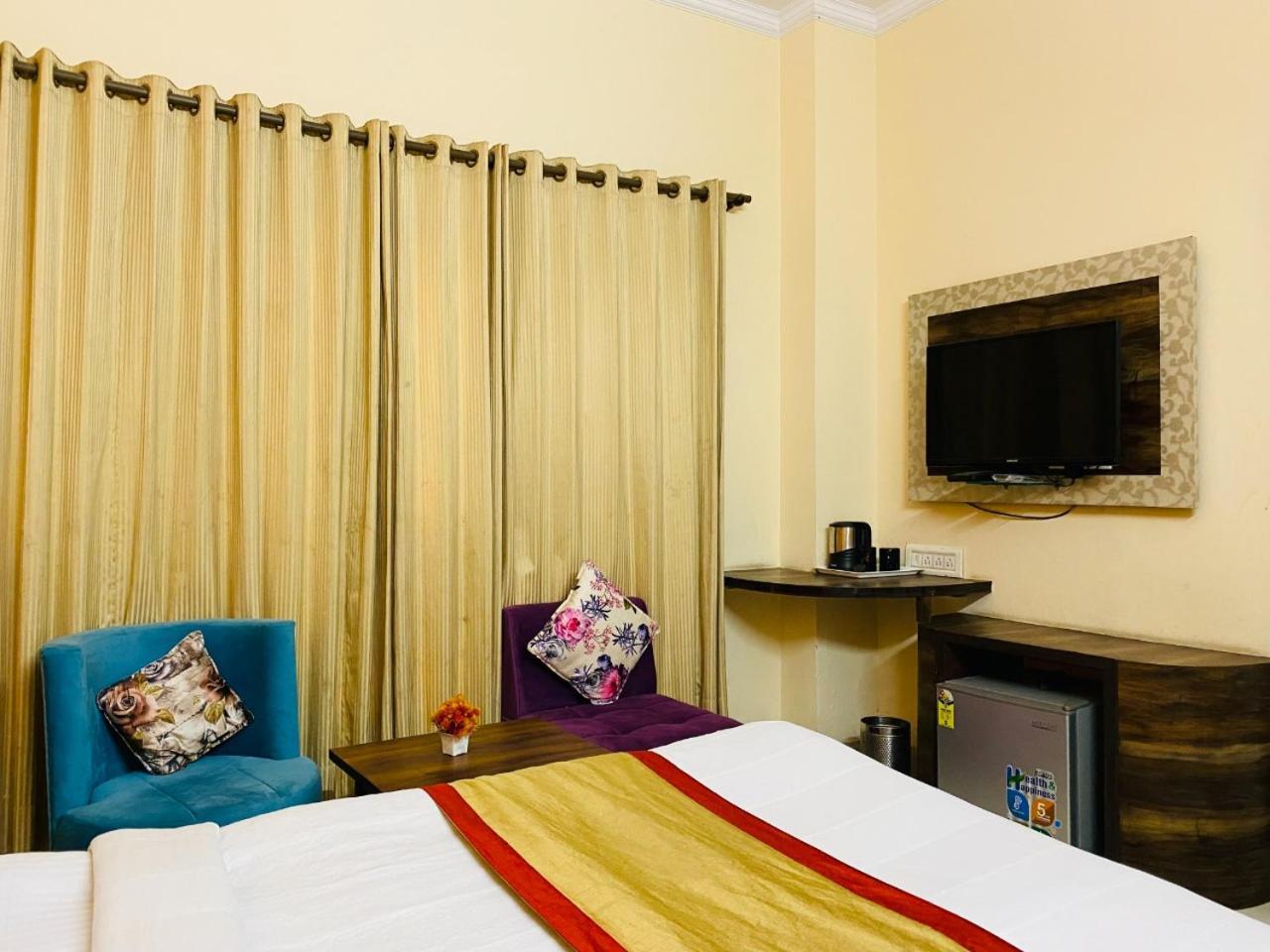 Hotel Aachman Regency With Rooftop Terrace Shimla Exterior photo