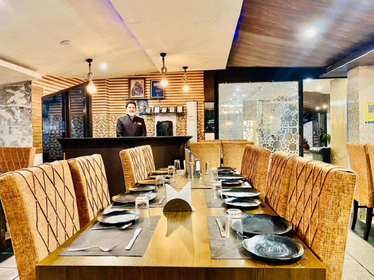 Hotel Aachman Regency With Rooftop Terrace Shimla Exterior photo